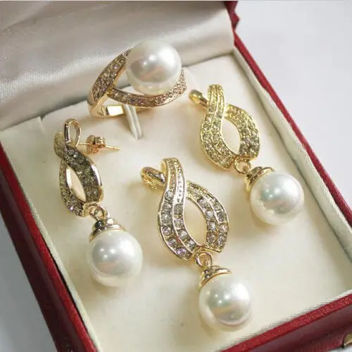 Prett Lovely Women's Wedding shipping>>>>>beautiful 12mm White Shell Pearl Pendant Necklace Earrings rings jewelry set 18"
Prett Lovely Women's Wedding shipping>>>>>beautiful 12mm White Shell Pearl Pendant Necklace Earrings rings jewelry set 18"