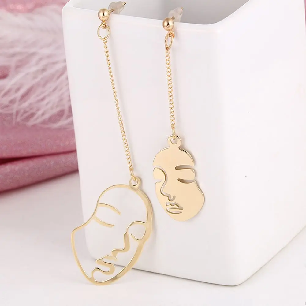 1pair New Arrival Abstract Stylish Hollow Out Face Dangle Earrings Girls Statement Drop Earrings Statement Tassel Earrings
1pair New Arrival Abstract Stylish Hollow Out Face Dangle Earrings Girls Statement Drop Earrings Statement Tassel Earrings