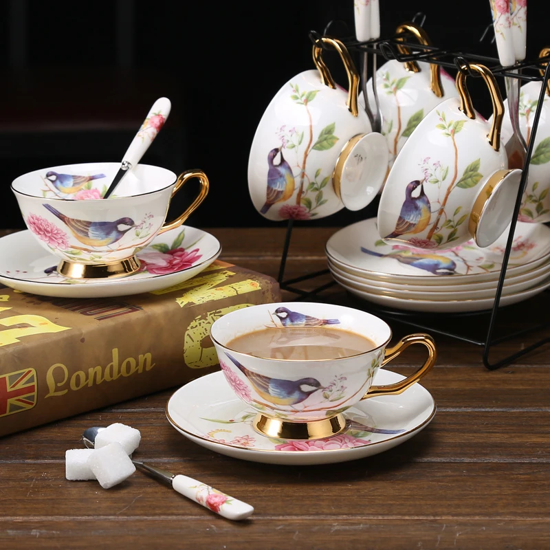 Europe coffee cups set Golden decal British delicate Porcelain Tea Set Ceramic Pot teapot set coffee cup Afternoon tea party
Europe coffee cups set Golden decal British delicate Porcelain Tea Set Ceramic Pot teapot set coffee cup Afternoon tea party