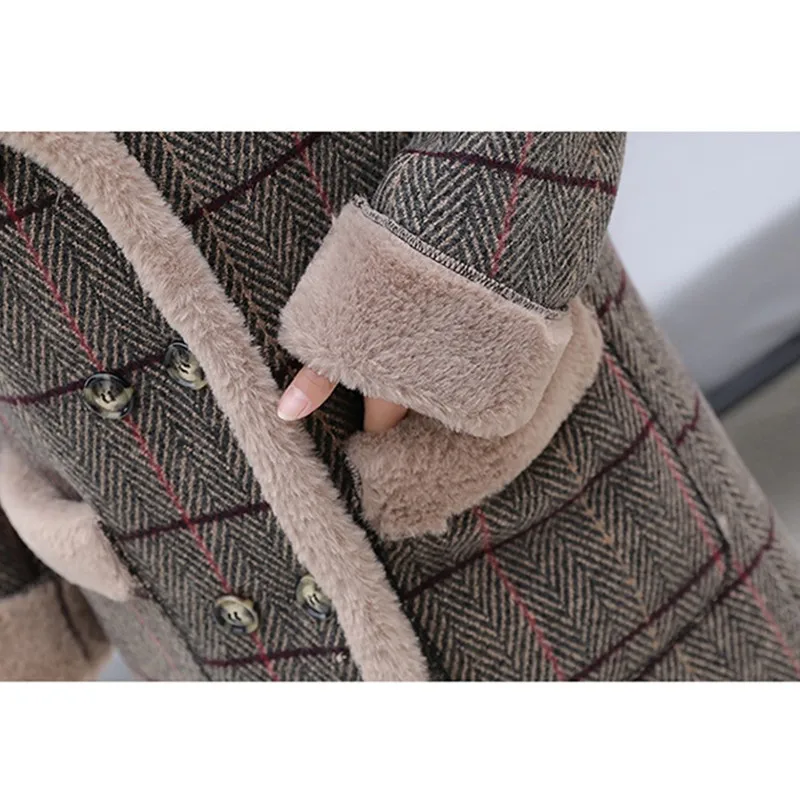 2020 New Women Winter Warm Padded Plaid Wool Jacket Coat Double-breasted Slim Fashion Lamb Long Coat High quality Casual Jacket
2020 New Women Winter Warm Padded Plaid Wool Jacket Coat Double-breasted Slim Fashion Lamb Long Coat High quality Casual Jacket