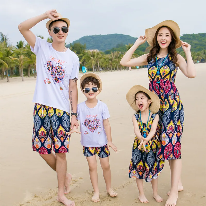 Фото 2017 пляжный Семейный комплект платья для матери семейная одежда отец сын