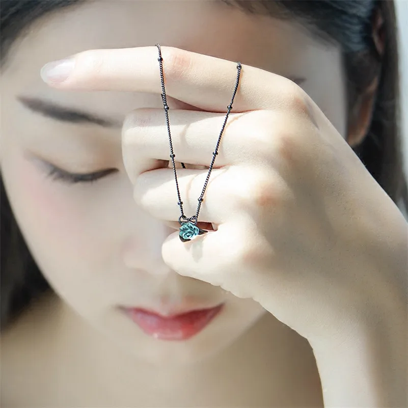 Vintage Original Design Thorny Rose Necklaces Pendants Clavicle Chain Women Black Gold Plated S925 Sterling Silver Fine Jewelry
Vintage Original Design Thorny Rose Necklaces Pendants Clavicle Chain Women Black Gold Plated S925 Sterling Silver Fine Jewelry