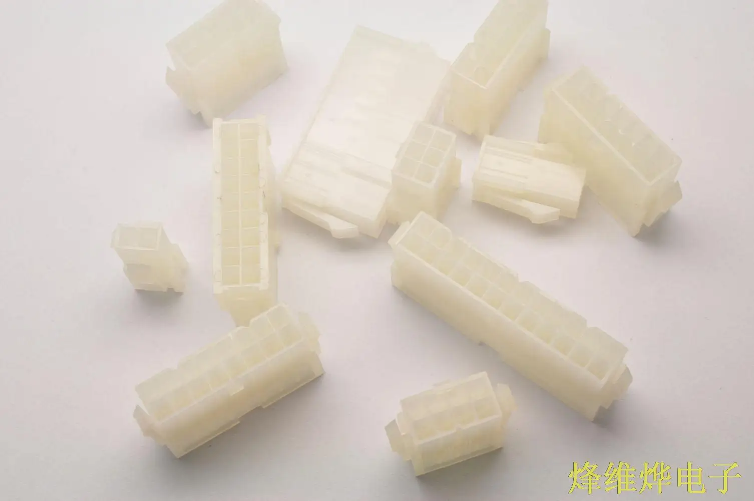 5557 male connector housing 2P-24P plastic shell outlet socket for terminals factory direct wholesale
5557 male connector housing 2P-24P plastic shell outlet socket for terminals factory direct wholesale