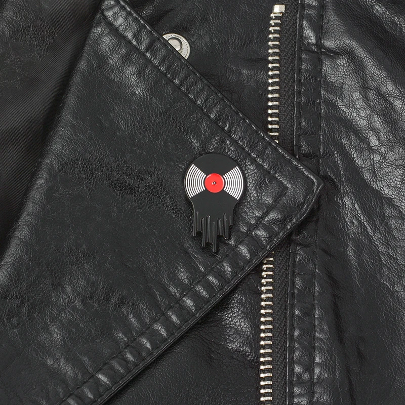 Black Vinyl Record Brooches and Pins Backpack Bags Hats Leather jeckets Decoration Accessories Vintage Musical Instrument
Black Vinyl Record Brooches and Pins Backpack Bags Hats Leather jeckets Decoration Accessories Vintage Musical Instrument