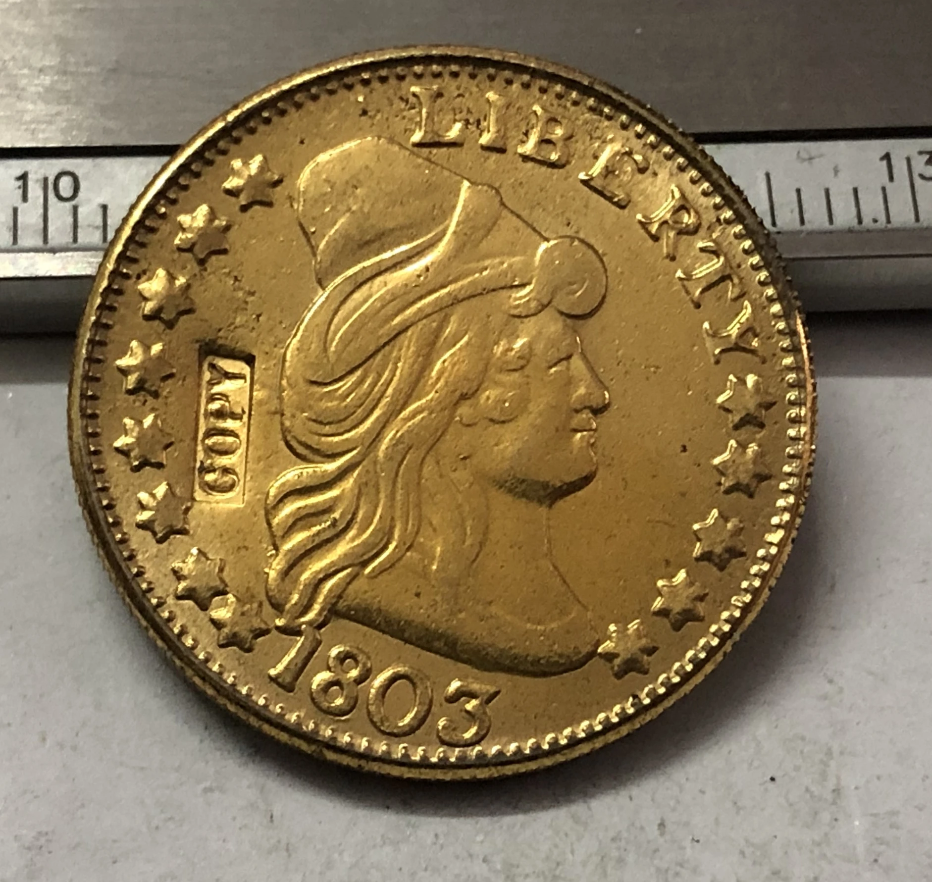 1803 США тюрбан HEAD $5 24K позолоченный доллар точная копия (Орел и щит на обратной стороне)
1803 США тюрбан HEAD $5 24K позолоченный доллар точная копия (Орел и щит на обратной стороне)