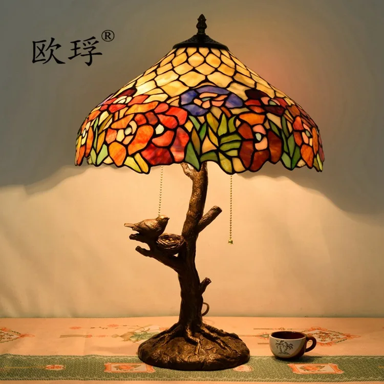 American Pastoral Tiffany stained glass table lamp for living room dining hall bedroom decoration bird bar lamp
American Pastoral Tiffany stained glass table lamp for living room dining hall bedroom decoration bird bar lamp