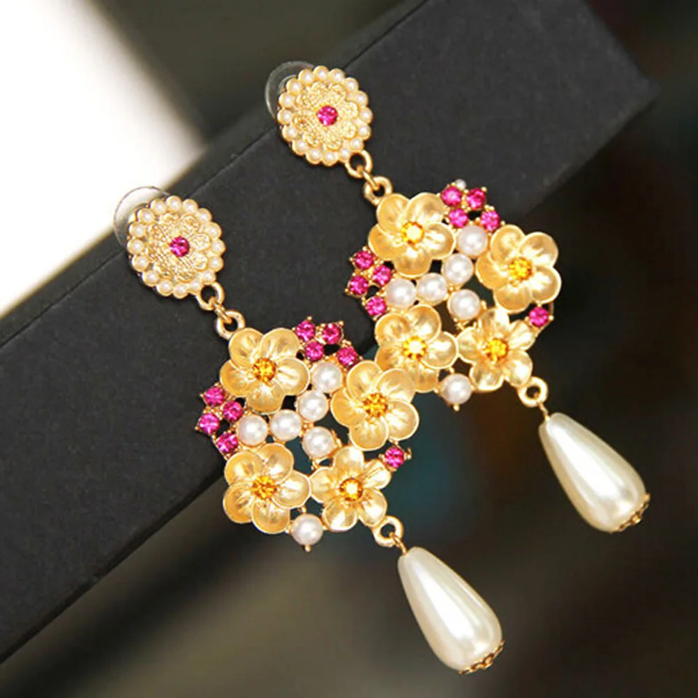 Charmcci Sparkling Fully-Jewelled Flower Crtystal Water Drop Pearls Earring For Women
Charmcci Sparkling Fully-Jewelled Flower Crtystal Water Drop Pearls Earring For Women
