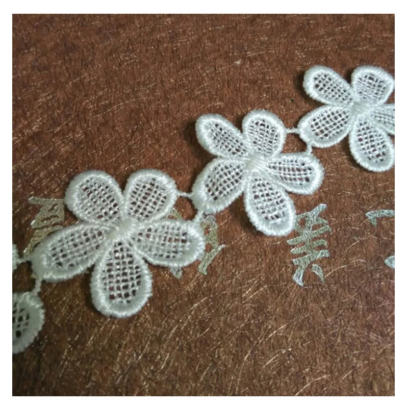 15Yards/Lot 3.4cm Wide White Polyester Lace Trim Embroidery Lace Applique Sewing Decoration Accessory Cute Flower Ruban Dentelle
15Yards/Lot 3.4cm Wide White Polyester Lace Trim Embroidery Lace Applique Sewing Decoration Accessory Cute Flower Ruban Dentelle