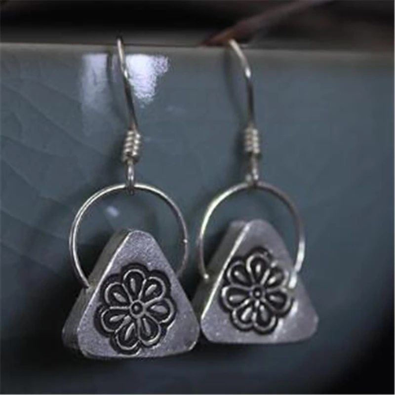 JINSE Women Girl Jewelry Carved Flower Drop Dangle Pendant Earrings with Triangle 925 Sterling Silver Pendientes Wedding Sweet
JINSE Women Girl Jewelry Carved Flower Drop Dangle Pendant Earrings with Triangle 925 Sterling Silver Pendientes Wedding Sweet
