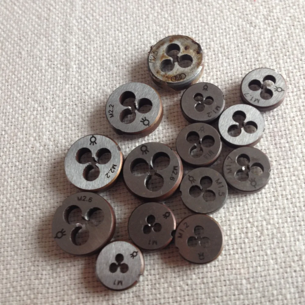Set of Mini Metric manual threading dies from M1-M2.6 for DIYER making small size steel aluminum copper metal workpiece threads
Set of Mini Metric manual threading dies from M1-M2.6 for DIYER making small size steel aluminum copper metal workpiece threads