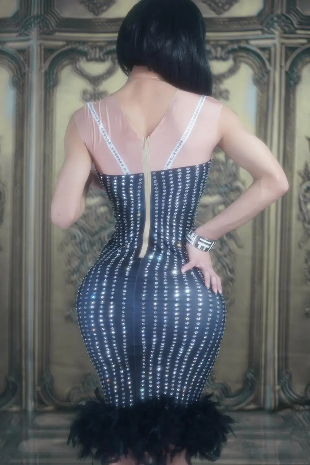 Sexy Nightclub Rhinestones Shining Women Dress Knee Length Stage Performance One Piece Dress Singer Costumes Fashion Dress
Sexy Nightclub Rhinestones Shining Women Dress Knee Length Stage Performance One Piece Dress Singer Costumes Fashion Dress