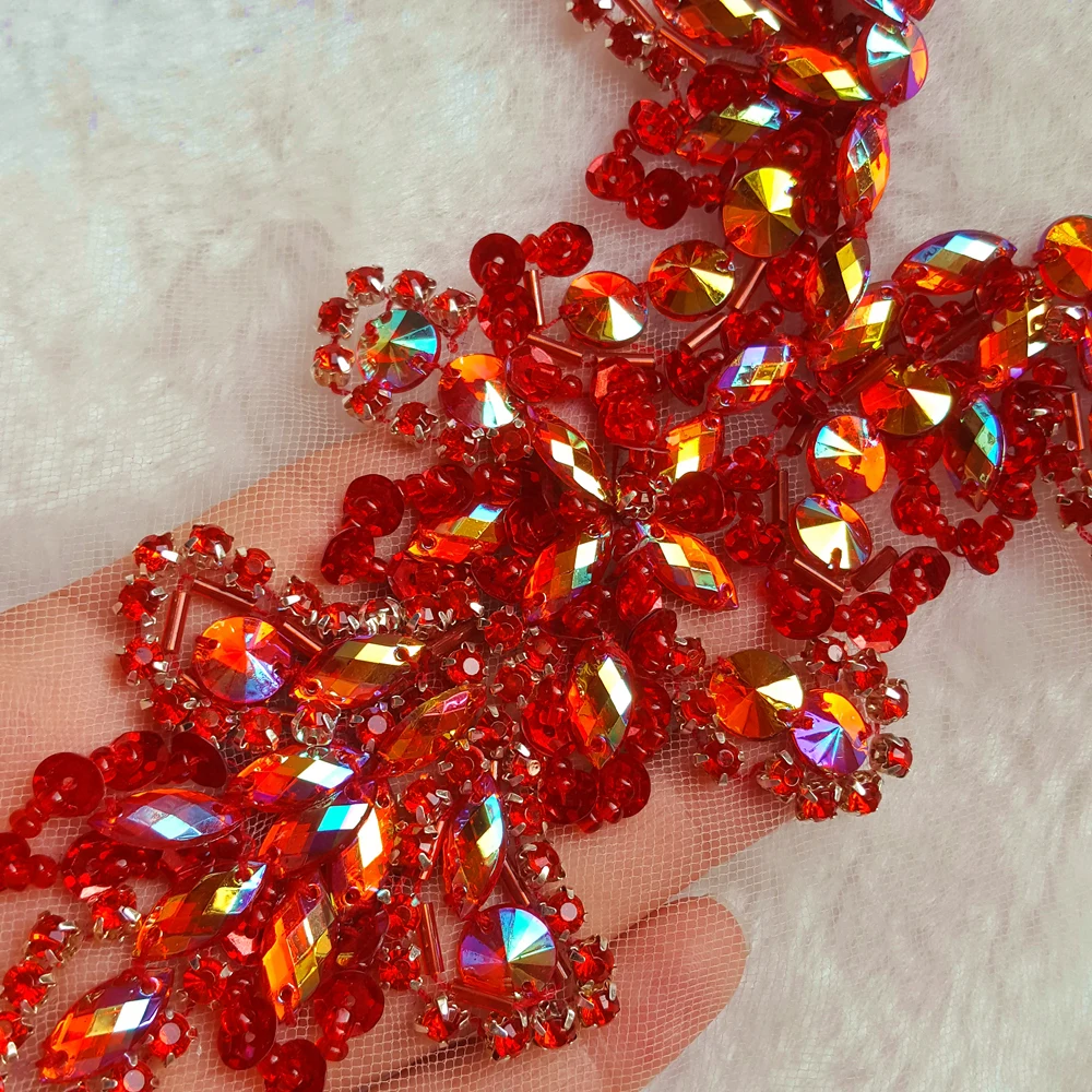 Sequin Red AB Color Sew On Neckline Rhinestone Crystal Trim Applique Design Sewing for Wedding Dresses DIY Decoration 20x34cm
Sequin Red AB Color Sew On Neckline Rhinestone Crystal Trim Applique Design Sewing for Wedding Dresses DIY Decoration 20x34cm