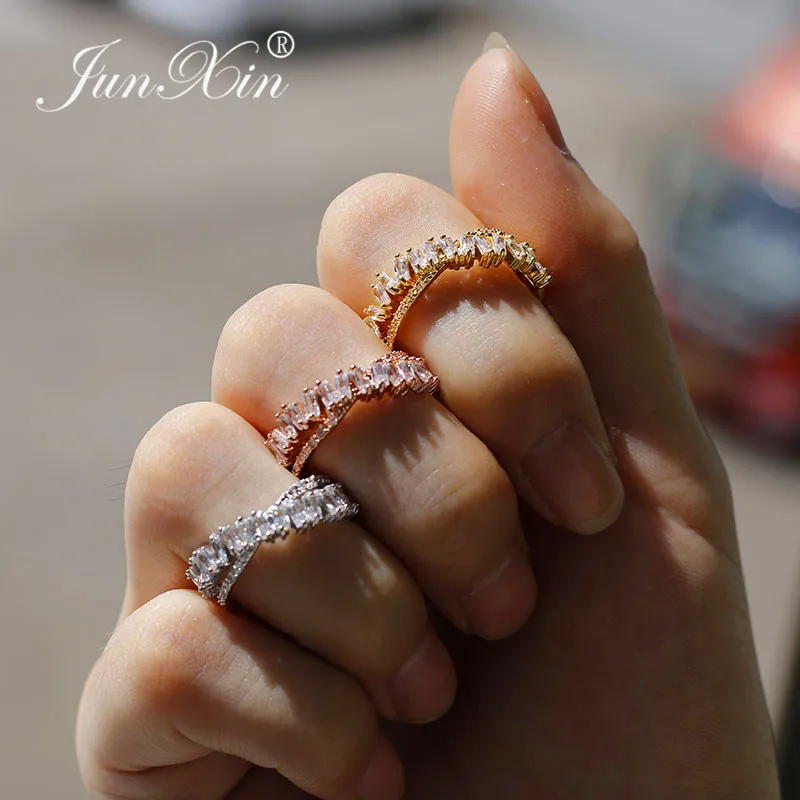 JUNXIN Luxury Female White Finger Ring Fashion White Gold/Rose Gold Filled Jewelry Wedding Rings For Women New Year Gifts
JUNXIN Luxury Female White Finger Ring Fashion White Gold/Rose Gold Filled Jewelry Wedding Rings For Women New Year Gifts
