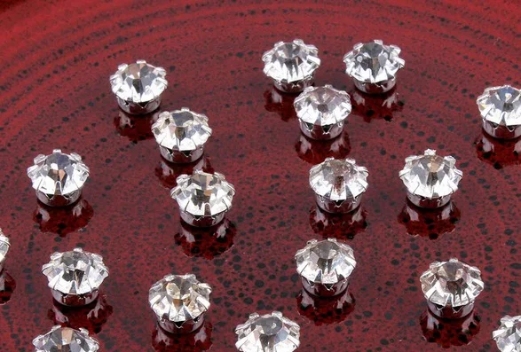 300pcs/lot 7mm Silver DIY Mini Bling Decorative Crystal Rhinestones Clear Metal HotFix Flatback Strass Loose Beads
300pcs/lot 7mm Silver DIY Mini Bling Decorative Crystal Rhinestones Clear Metal HotFix Flatback Strass Loose Beads