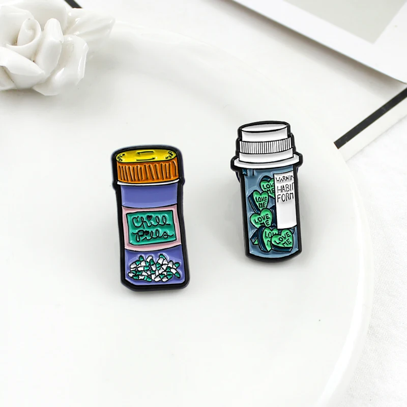 Creative Drift Bottle Brooch Cartoon Medicine Bottle CHILL PILL Heart Potion LOVE ME Juice Enamel Pin Denim Shirt Badge
Creative Drift Bottle Brooch Cartoon Medicine Bottle CHILL PILL Heart Potion LOVE ME Juice Enamel Pin Denim Shirt Badge