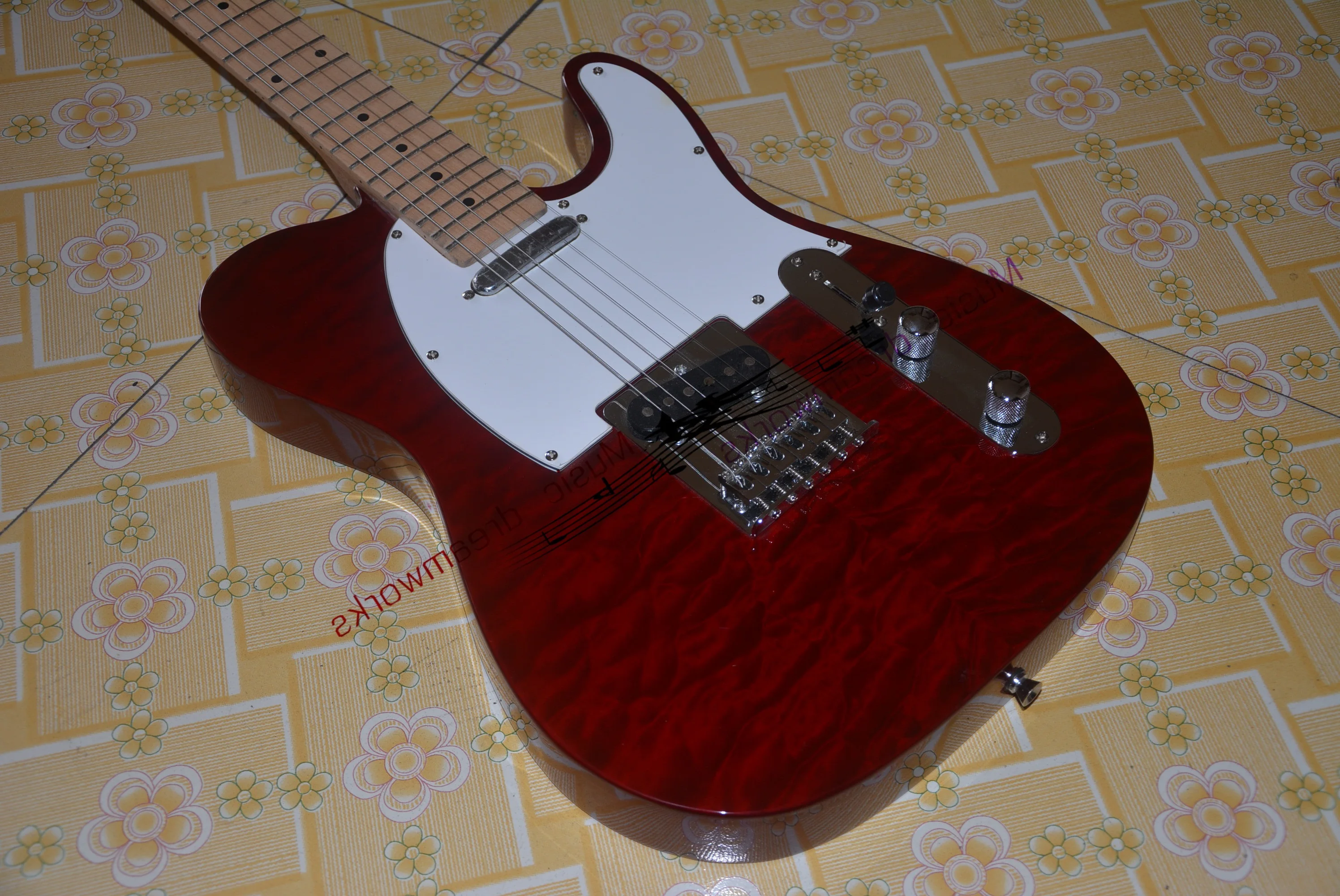 China OEM firehawk guitar Left hand and right hand high quality beautiful T l Electric Guitar EMS Free shipping
China OEM firehawk guitar Left hand and right hand high quality beautiful T l Electric Guitar EMS Free shipping