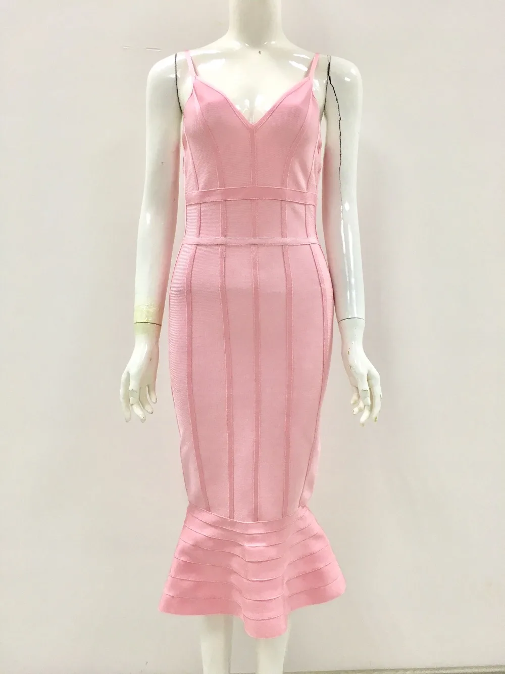 black pink Red 2018 new arrival Women Ruffles dress Elegant V-Neck Spaghetti Strap Celebrity evening party Bandage dress
black pink Red 2018 new arrival Women Ruffles dress Elegant V-Neck Spaghetti Strap Celebrity evening party Bandage dress