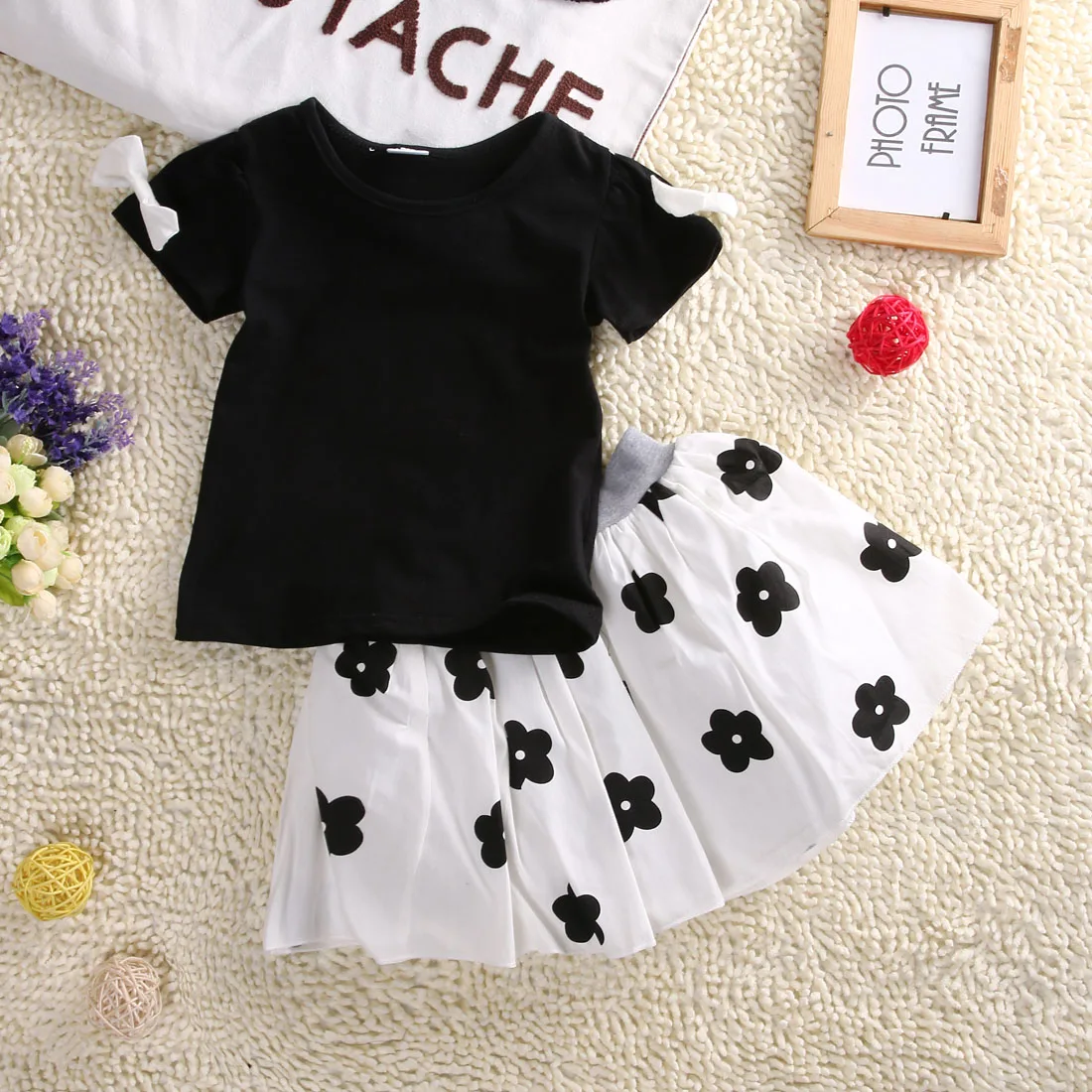 Cute Baby Girls Flower Outfits Fashion Kids Short Sleeve Solid T-shirt Toddler Floral Skirts 2pcs Set
Cute Baby Girls Flower Outfits Fashion Kids Short Sleeve Solid T-shirt Toddler Floral Skirts 2pcs Set