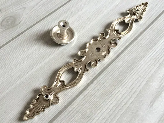 6 1/3" Large Drawer Handles Cabinet Handle Dresser Pulls Knobs Kitchen Door Hardware Back Plate Antique Silver Black 160 mm
6 1/3" Large Drawer Handles Cabinet Handle Dresser Pulls Knobs Kitchen Door Hardware Back Plate Antique Silver Black 160 mm