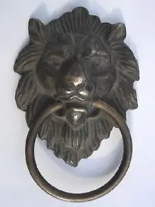 Chinese Old Chinese Bronze Fierce Lion Head Door Knocker 4.4" High decoration bronze factory outlets
Chinese Old Chinese Bronze Fierce Lion Head Door Knocker 4.4" High decoration bronze factory outlets