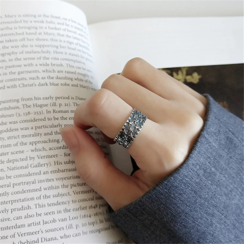 Japanese and Korean version of retro star ring female personality street punk style ins star joint ring fashion
Japanese and Korean version of retro star ring female personality street punk style ins star joint ring fashion