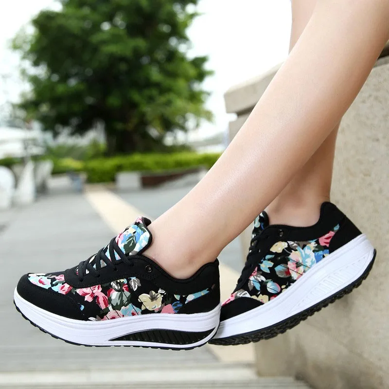 Women Shoes 2021Fashion Print Sneakers Women Basket Femme Casual Platform Wedges Sneakers chaussure femme Women Vulcanized Shoes
Women Shoes 2021Fashion Print Sneakers Women Basket Femme Casual Platform Wedges Sneakers chaussure femme Women Vulcanized Shoes