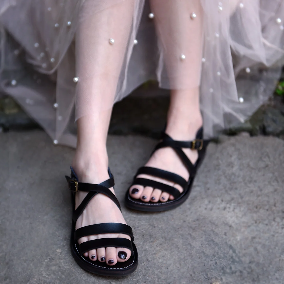 Artmu Original Flat Sole Beach Sandals Soft Sole Fairy Style 2019 New Buckle Comfortable Leather Handmade Women Sandals 819-3
Artmu Original Flat Sole Beach Sandals Soft Sole Fairy Style 2019 New Buckle Comfortable Leather Handmade Women Sandals 819-3