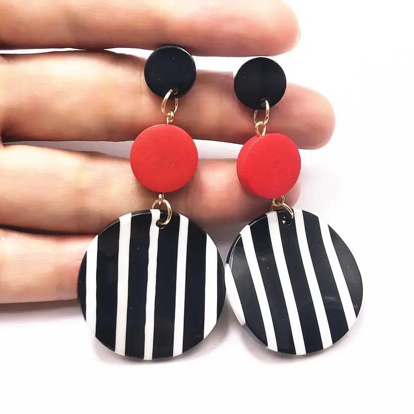 Black White Big Round Earrings for Women Long Dangle Statement Drop Earrings 2019 New Stripe Korean Earrings
Black White Big Round Earrings for Women Long Dangle Statement Drop Earrings 2019 New Stripe Korean Earrings