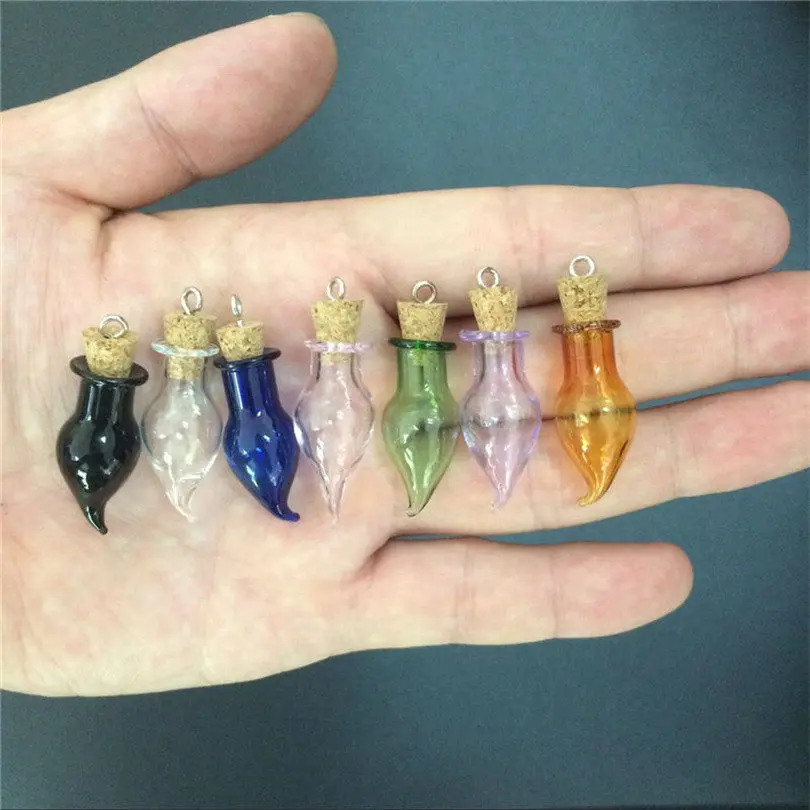 Mini Glass Bottles with Metal Loop Corks DIY 7 Kinds Colors Chillies Shape Pendants Jars Cute Wishing Vials Gifts 10 Sets
Mini Glass Bottles with Metal Loop Corks DIY 7 Kinds Colors Chillies Shape Pendants Jars Cute Wishing Vials Gifts 10 Sets