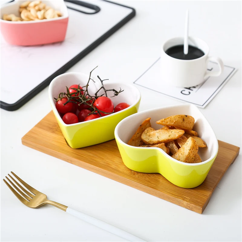 Creative Heart Shape Ceramic Salad Bowls with Bamboo Tray Nordic Style Candy Color Desserts/Fruits Plate Home Tableware
Creative Heart Shape Ceramic Salad Bowls with Bamboo Tray Nordic Style Candy Color Desserts/Fruits Plate Home Tableware