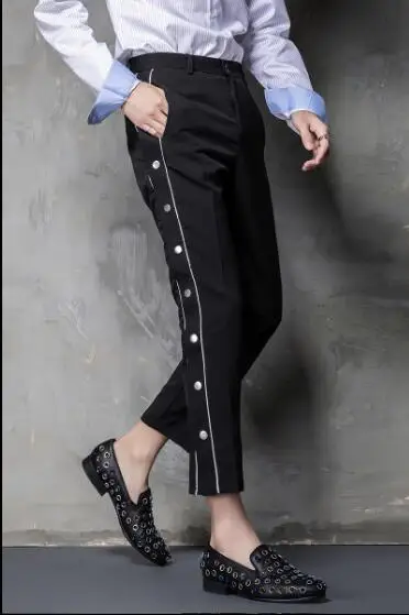 Spring Korean version slim foot nine points casual pants men's black white edge button decoration trend simple
Spring Korean version slim foot nine points casual pants men's black white edge button decoration trend simple