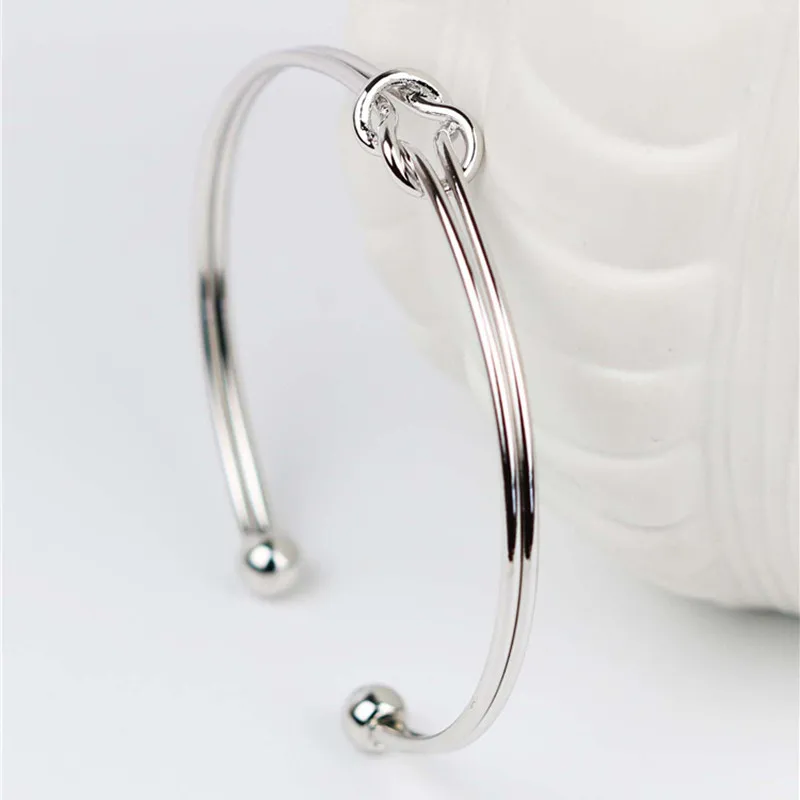 The new campus is pure and fresh girl deserve to act the role of fashion simple pure color bracelets Chinese knot bracelet
The new campus is pure and fresh girl deserve to act the role of fashion simple pure color bracelets Chinese knot bracelet