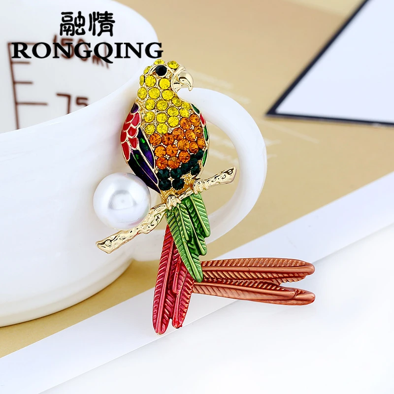 RONGQING 12 шт./лот Модная красочная брошь в виде попугая для женщин ювелирные изделия в виде животных Броши оптовая продажа для мамы жены девушки друга
RONGQING 12 шт./лот Модная красочная брошь в виде попугая для женщин ювелирные изделия в виде животных Броши оптовая продажа для мамы жены девушки друга