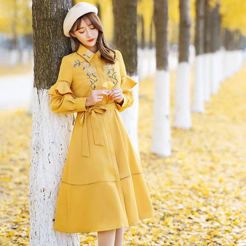 Spring Women's Elegant Style Hepburn 1960s Vintage Dress Court Turn-down Collar Embroidered Ruffle Mid-length Party Dresses
Spring Women's Elegant Style Hepburn 1960s Vintage Dress Court Turn-down Collar Embroidered Ruffle Mid-length Party Dresses