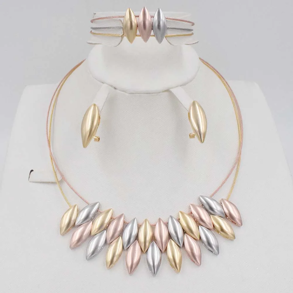 New High Quality Dubai Jewelry Set Nigerian necklace earrings Wedding Jewelry Sets Parure Bijoux Femme
New High Quality Dubai Jewelry Set Nigerian necklace earrings Wedding Jewelry Sets Parure Bijoux Femme