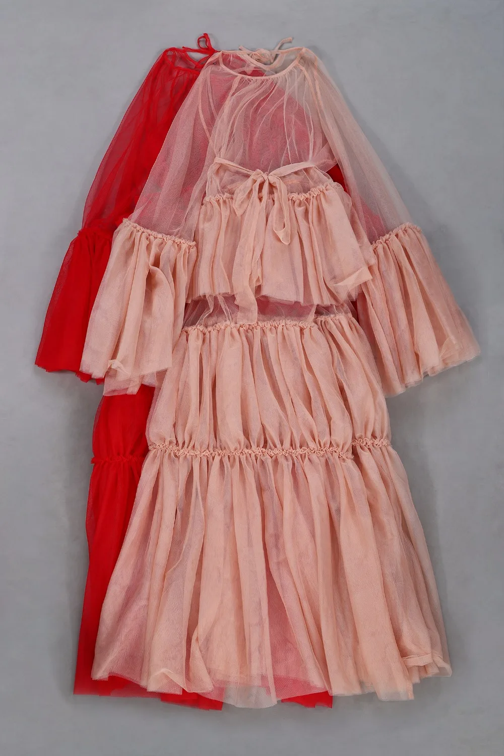 Summer Red beige Lace Pleated dress Women Elegant O-Neck long sleeve Celebrity evening party Bandage dress 2018 new arrival
Summer Red beige Lace Pleated dress Women Elegant O-Neck long sleeve Celebrity evening party Bandage dress 2018 new arrival