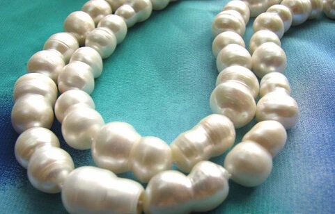 0001135 2strands 17"20mm white baroque double freshwater pearl necklace AAA
0001135 2strands 17"20mm white baroque double freshwater pearl necklace AAA