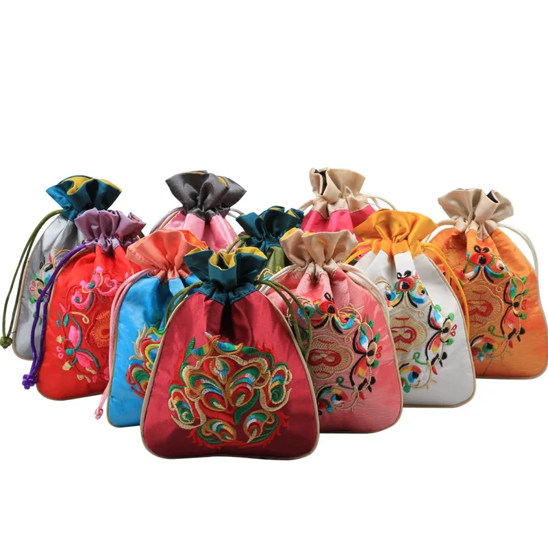Wholesale 20PCS Straight rounded two-color bag Miao embroidered bag variety of color casket Jewelry bag 12X16CM
Wholesale 20PCS Straight rounded two-color bag Miao embroidered bag variety of color casket Jewelry bag 12X16CM