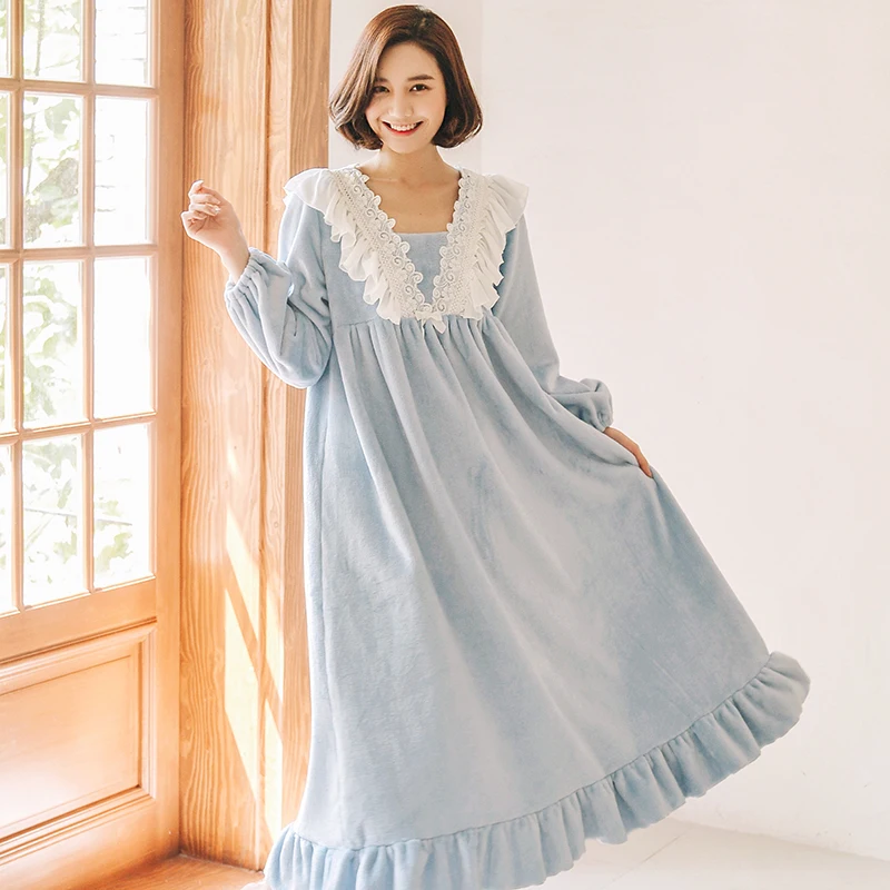 Thicken Flannel Female Nightgowns For Women Winter Warm Sweet Princess White Lace Sleepwear Feminino Nightwear Xmas Gift
Thicken Flannel Female Nightgowns For Women Winter Warm Sweet Princess White Lace Sleepwear Feminino Nightwear Xmas Gift