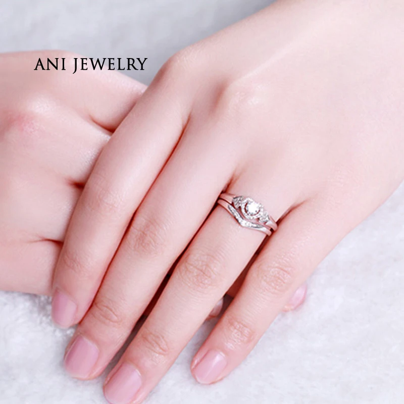ANI 18K White Gold (AU750) Women Bridal Set Ring 0.35ct Certified Round Cut Real Diamond Heart Shape Valentines Enagement Ring
ANI 18K White Gold (AU750) Women Bridal Set Ring 0.35ct Certified Round Cut Real Diamond Heart Shape Valentines Enagement Ring