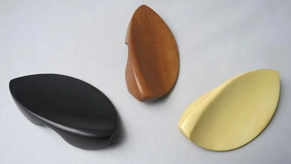 3 шт., Раздельный материал, Скрипка для подбородка 4/4 (Boxwood + Jujube + Ebony)
3 шт., Раздельный материал, Скрипка для подбородка 4/4 (Boxwood + Jujube + Ebony)