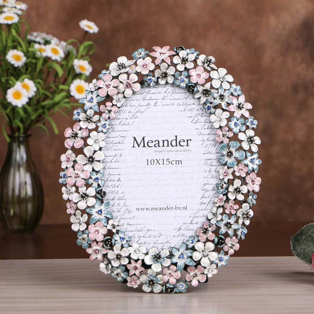 1PCS Classic Picture Frame Zinc Alloy Photo Frame DIY Poster Frame For Wall Hanging Picture Album For Living Room Home Decor
1PCS Classic Picture Frame Zinc Alloy Photo Frame DIY Poster Frame For Wall Hanging Picture Album For Living Room Home Decor
