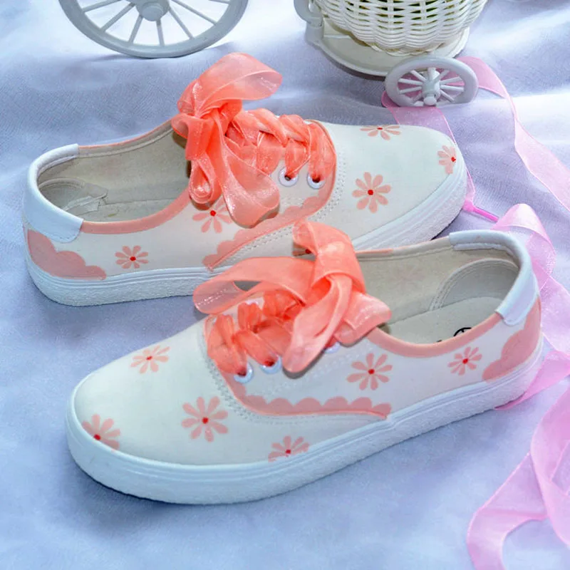 Small Fresh Hand-painted Shoe Children Graffiti Canvas Shoes College Girls White Simple Breathable Summer Autumn Green Shoelaces
Small Fresh Hand-painted Shoe Children Graffiti Canvas Shoes College Girls White Simple Breathable Summer Autumn Green Shoelaces