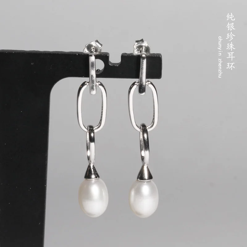 925 tower silver pearl earrings women in Europe and the cold wind chain earrings
925 tower silver pearl earrings women in Europe and the cold wind chain earrings