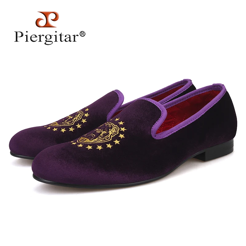 Piergitar 2018 new arrival men purple color velvet shoes with delicate embroidery Party and Prom men dress shoes men's loafers
Piergitar 2018 new arrival men purple color velvet shoes with delicate embroidery Party and Prom men dress shoes men's loafers