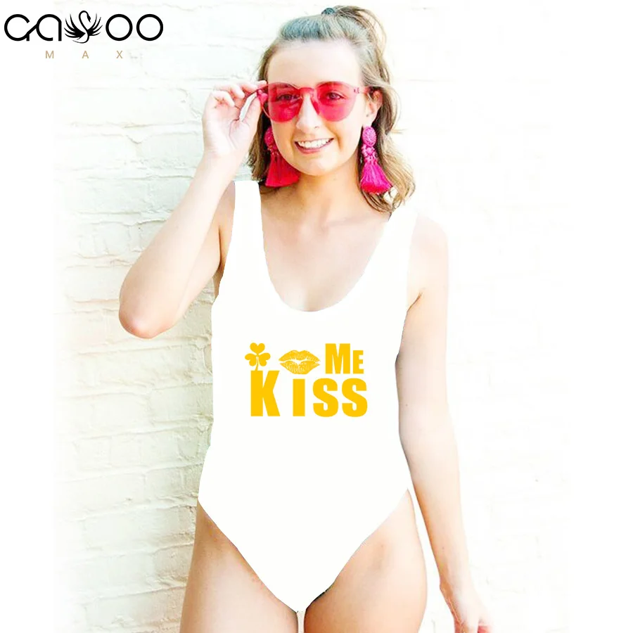 Kiss Me Одна деталь купальник для Для женщин дизайн пользовательского текста