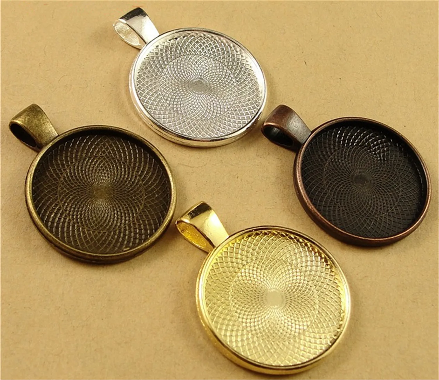 New Fashion 5pcs Inner Size 25mm 5 Colors Plated Classical Style Cabochon Base Setting Charms Pendant
New Fashion 5pcs Inner Size 25mm 5 Colors Plated Classical Style Cabochon Base Setting Charms Pendant