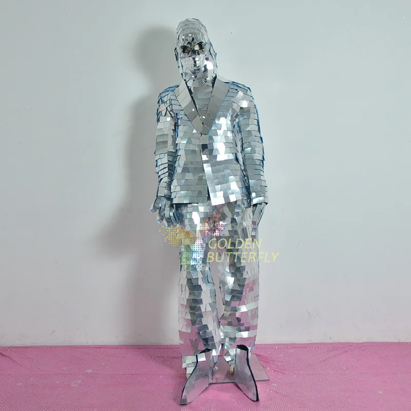 Skull mirror person Mirror people clothing Mirror fashion mirror display their clothes
Skull mirror person Mirror people clothing Mirror fashion mirror display their clothes