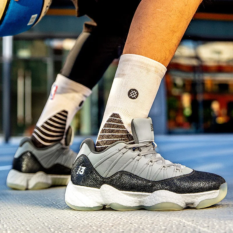 Sneakers Men Anti-slip Training Shoes Cushioning Basketball Boots Men's Basketball Shoes Cushioning Breathable Sports Shoes
Sneakers Men Anti-slip Training Shoes Cushioning Basketball Boots Men's Basketball Shoes Cushioning Breathable Sports Shoes