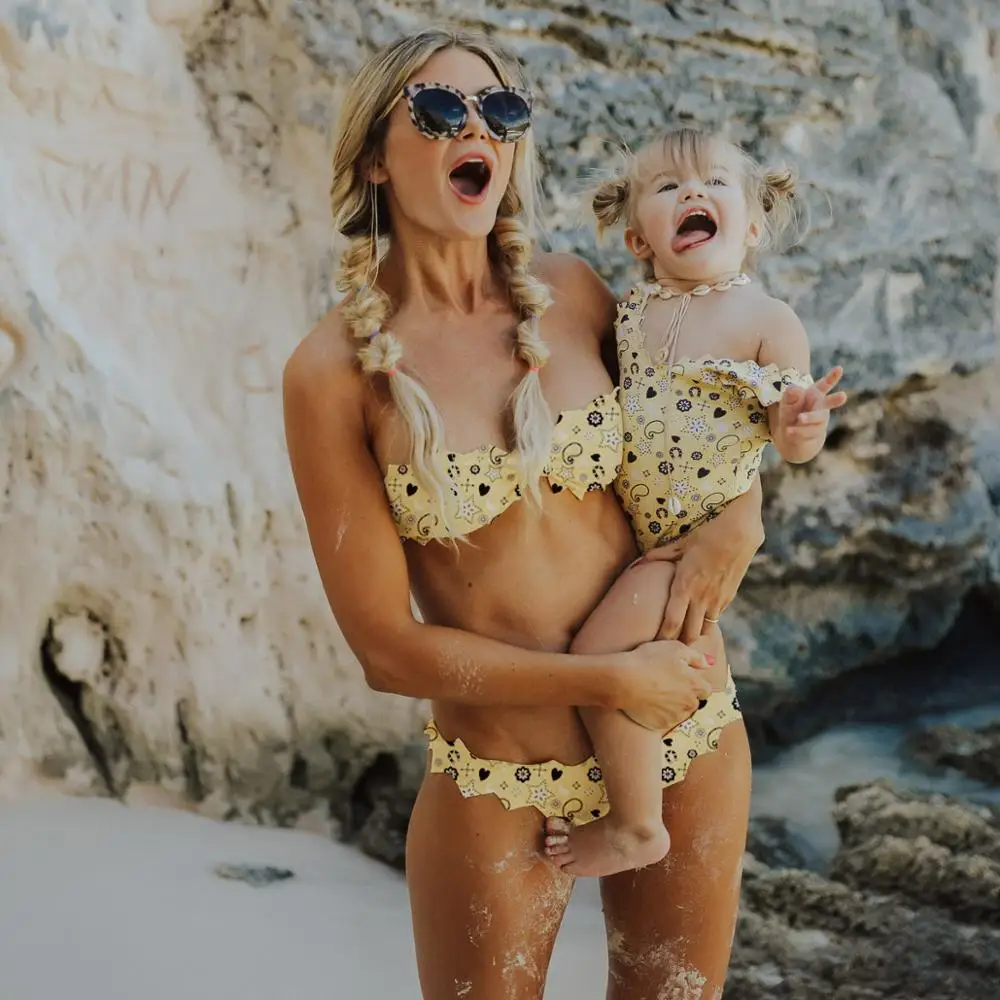 Hirigin Family Mathching Cartoon Swimwear 2019 Mommy And Me Summer Bathing Suit Swimsuit Padded Bikini Monokini Swimming Suit
Hirigin Family Mathching Cartoon Swimwear 2019 Mommy And Me Summer Bathing Suit Swimsuit Padded Bikini Monokini Swimming Suit